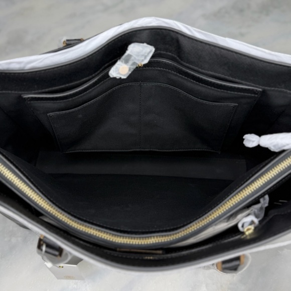 Tory Burch Robinson Large Saffiano Leather Tote Black NWT Dust Bag - Picture 11 of 17